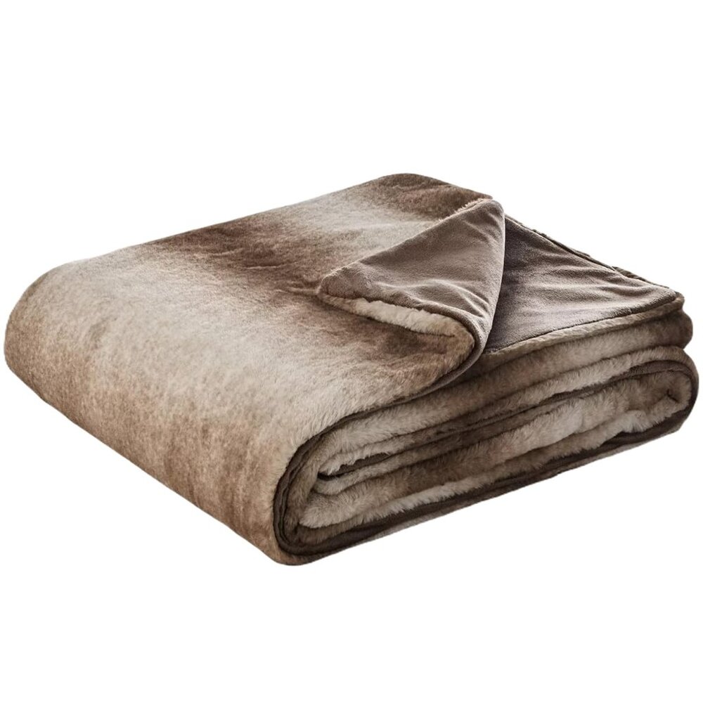Member's Mark Luxury Faux Fur Throw 60" x 70" - Wolf - Picture 2 of 4